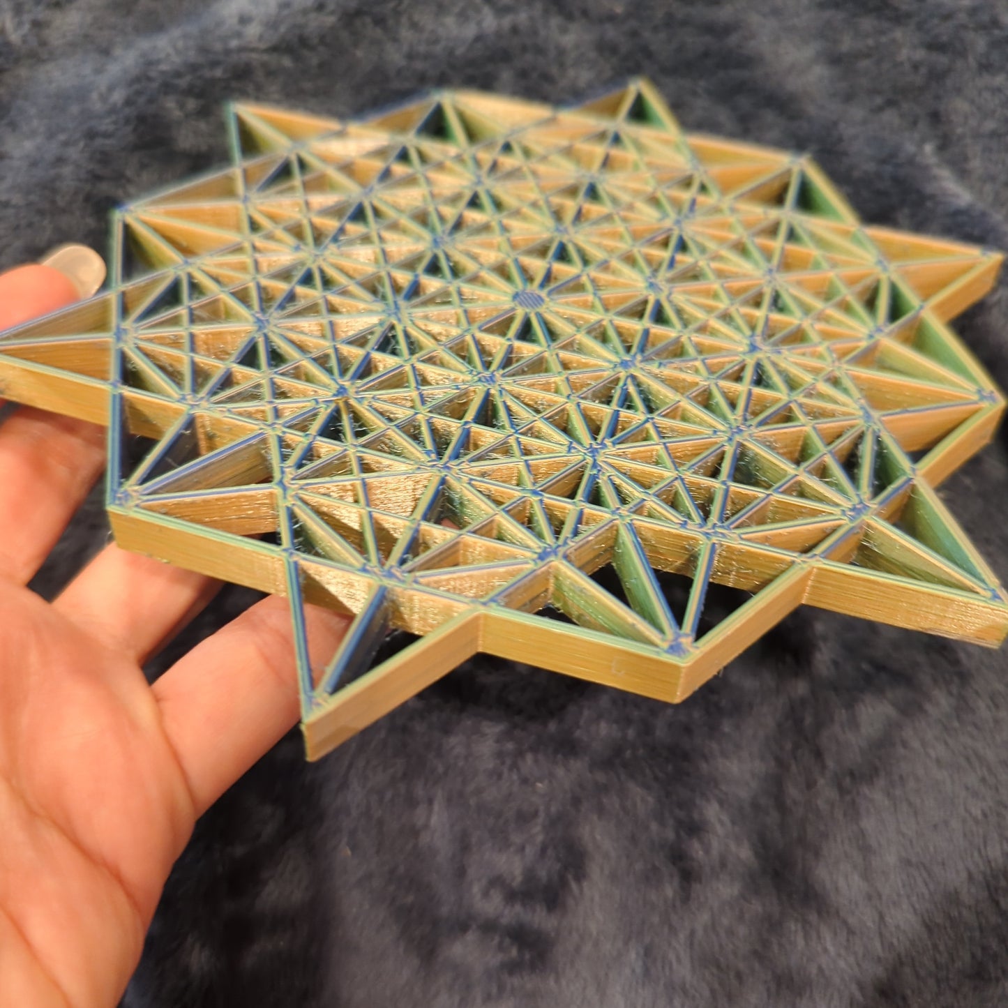 3D Printed Crystal Grid Made of PLA Renewable Plastic