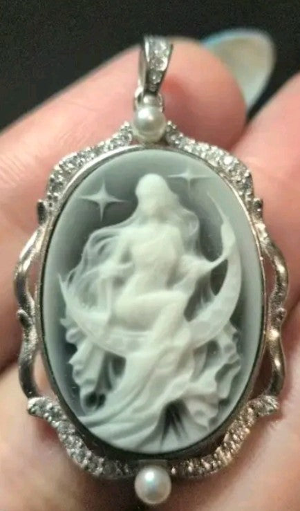 PREORDER Selene Goddess Black Large Pearl - Cameo Silver Pendant