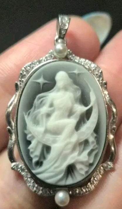 PREORDER Selene Goddess Black Large Pearl - Cameo Silver Pendant