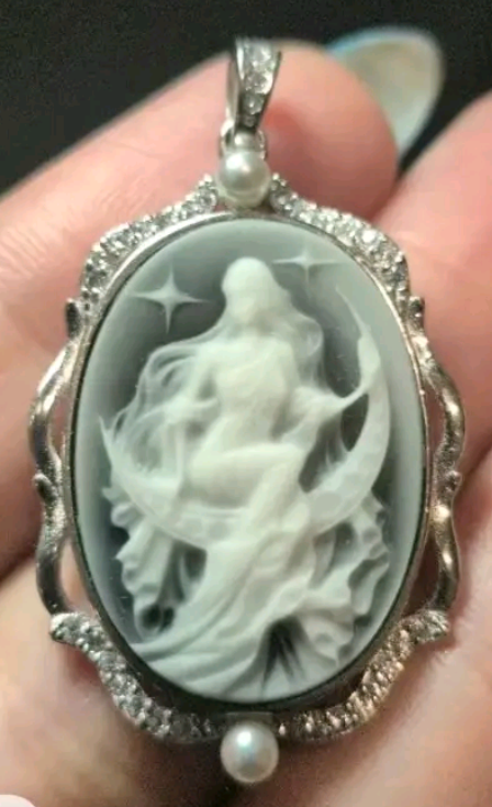 PREORDER Selene Goddess Black Large Pearl - Cameo Silver Pendant